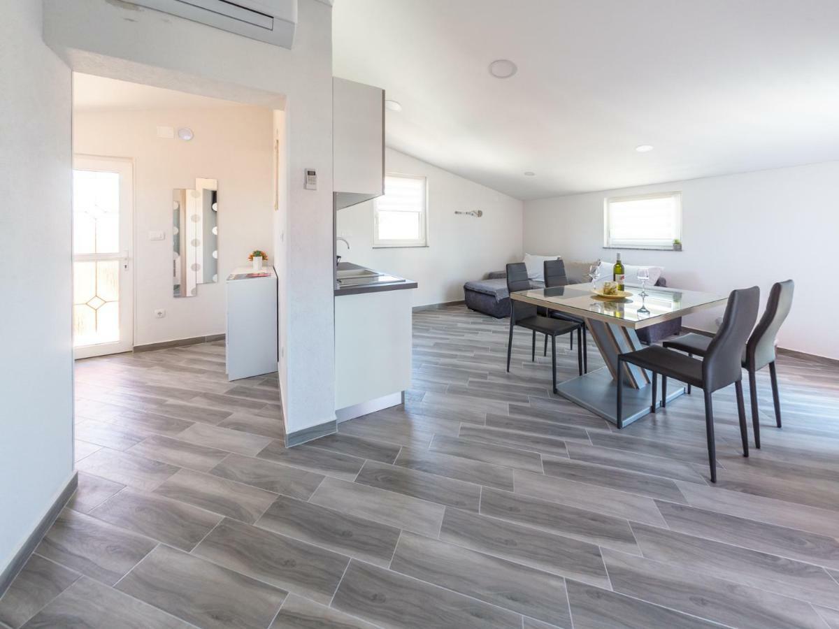 Apartment ˝Soleil˝ Vir Exteriér fotografie