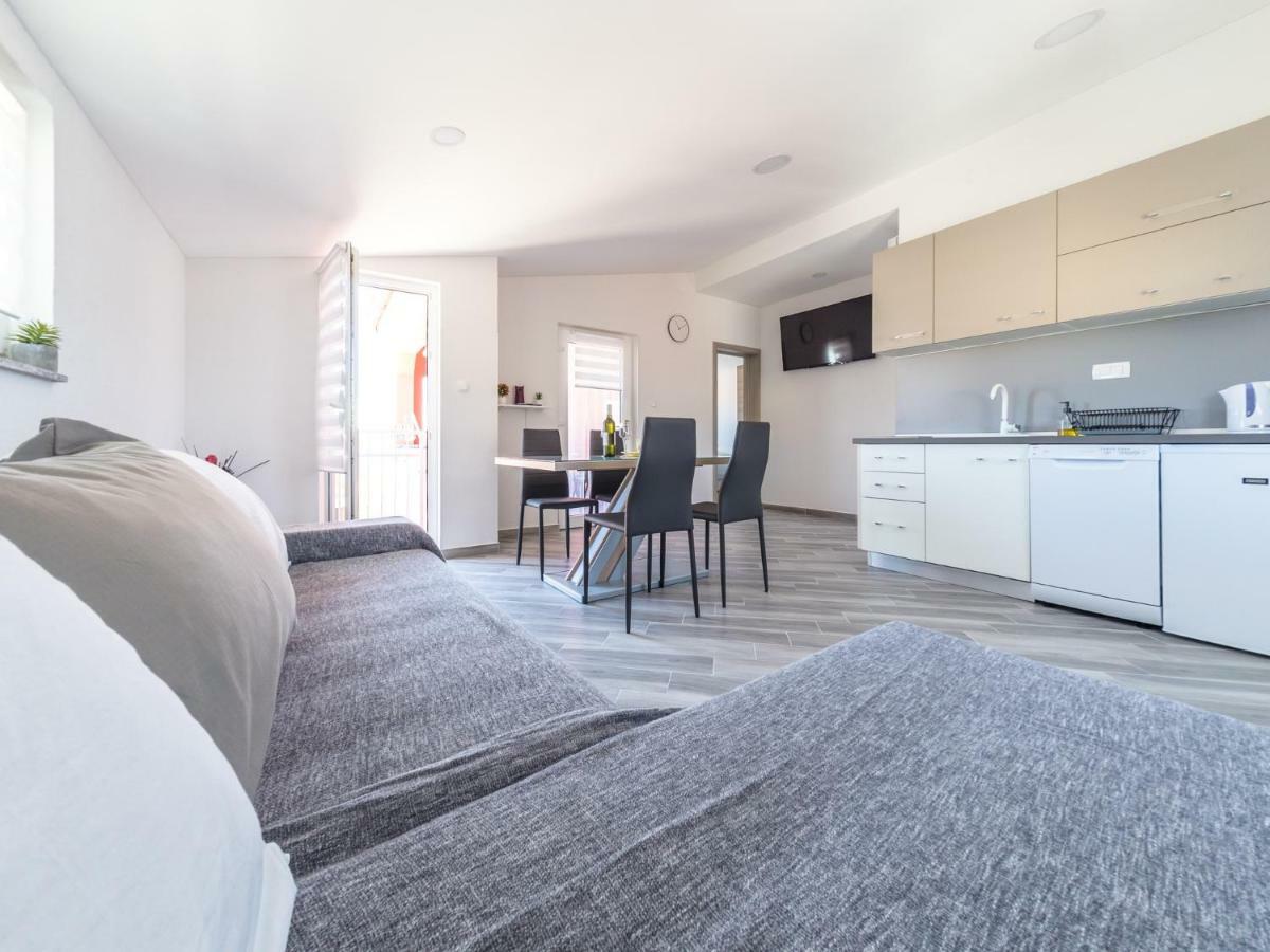 Apartment ˝Soleil˝ Vir Exteriér fotografie